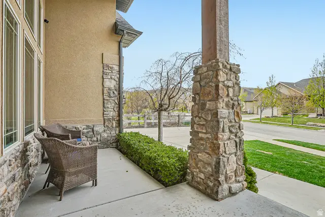 2184 E Eagle Crest Dr, Draper, UT 84020 - #2