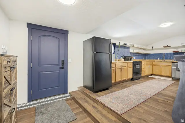 1445 W Russett Ave, West Valley City, UT 84119 - #3