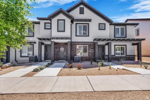 3227 E Elkhorn Ln, Washington, UT 84780