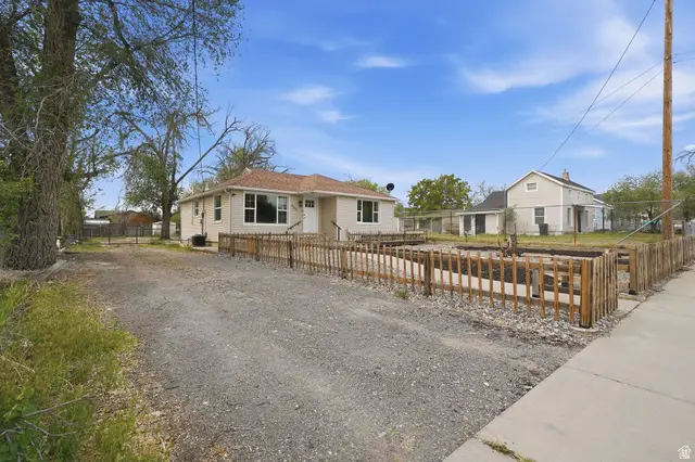255 W Main St, Grantsville, UT 84029 - #1