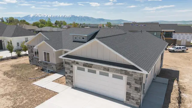 527 N 100 W, Hyde Park, UT 84318 - #3