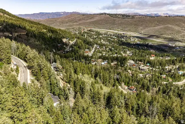 395 Matterhorn Dr, Park City, UT 84098 - #3