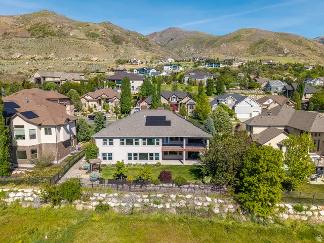 1174 S Deer Ridge Rd E, Fruit Heights, UT 84037 - #3