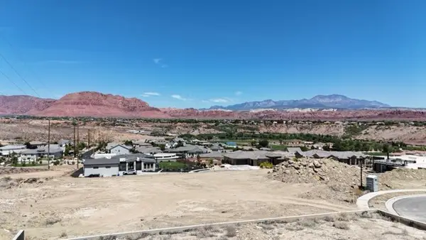 3986 W Sunrise Dr #317, Santa Clara, UT 84765