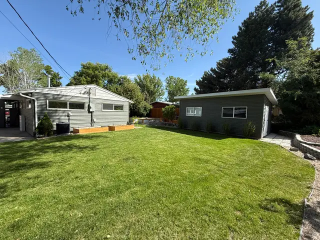 1916 E La Cresta Dr, Cottonwood Heights, UT 84121 - #3