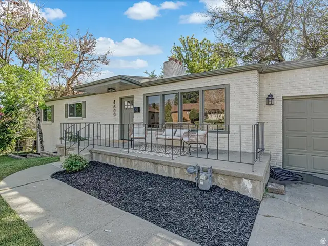 4600 S Creekview Dr, Murray, UT 84107 - #1