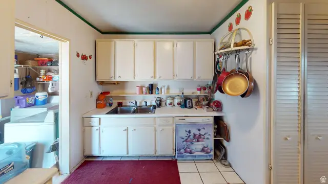 140 E Carson Ave S, East Carbon, UT 84520 - #2