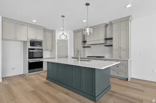 60 W Glen Way #113, South Weber, UT 84405