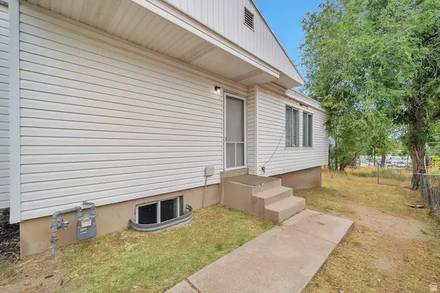 9468 S Turnpike Ln W, Sandy, UT 84070 - #2
