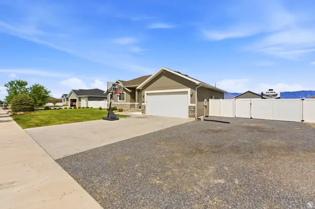 653 Gold Dust Rd, Grantsville, UT 84029 - #3