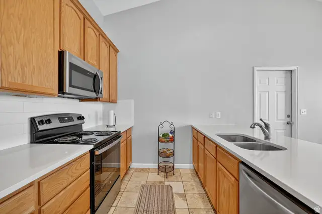 4758 W Wagon Train Dr S, Herriman, UT 84065 - #3