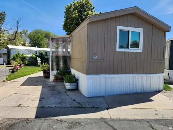 3281 S Eastcrest Rd W #140, West Valley City, UT 84120