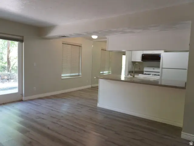 436 Creekside Cir #B, Murray, UT 84107 - #3