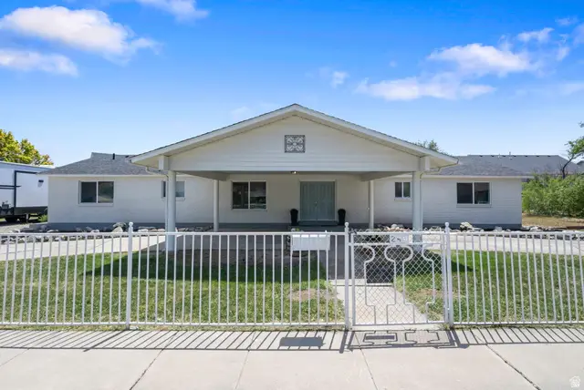 244 E Cherry St, Grantsville, UT 84029 - #2