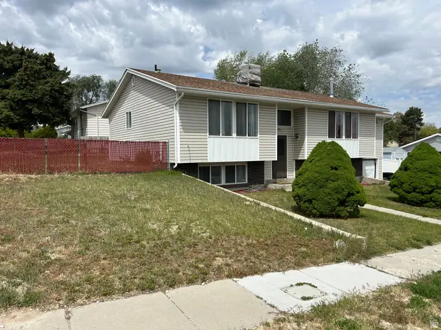 6088 S Hazelhurst Dr W, Taylorsville, UT 84129 - #3