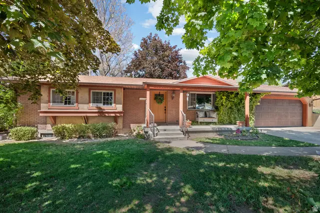 1075 N 200 E, Lehi, UT 84043 - #1