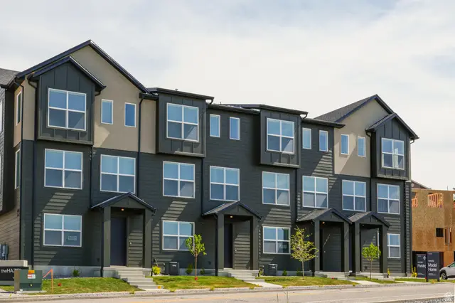 4046 S Sandridge Dr W #3, Roy, UT 84067 - #1