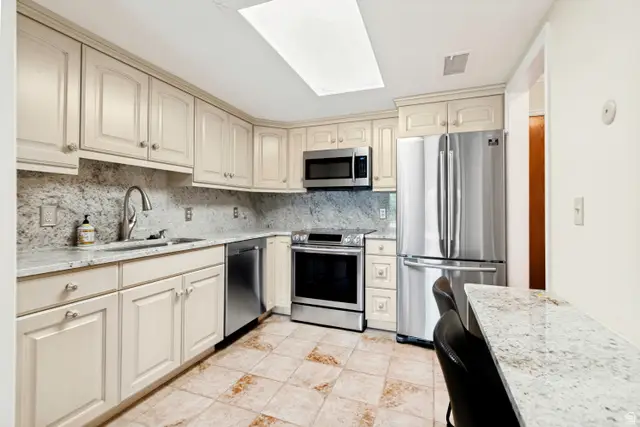 1460 E Highland Cove Ln #121, Millcreek, UT 84124 - #2