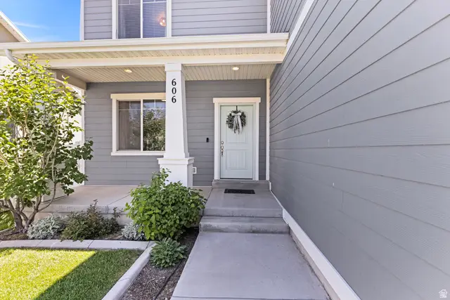 606 S Ravenwood Ln, Saratoga Springs, UT 84045 - #2