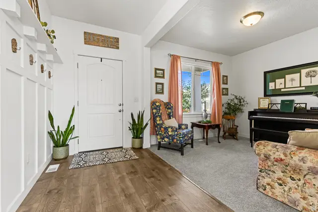606 S Ravenwood Ln, Saratoga Springs, UT 84045 - #3