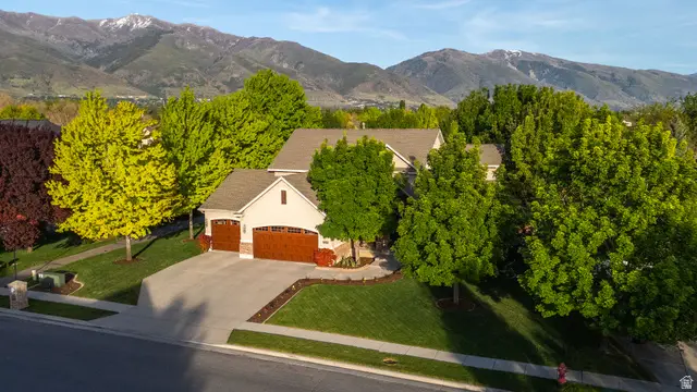 1001 Mill Shadow Dr, Kaysville, UT 84037 - #2