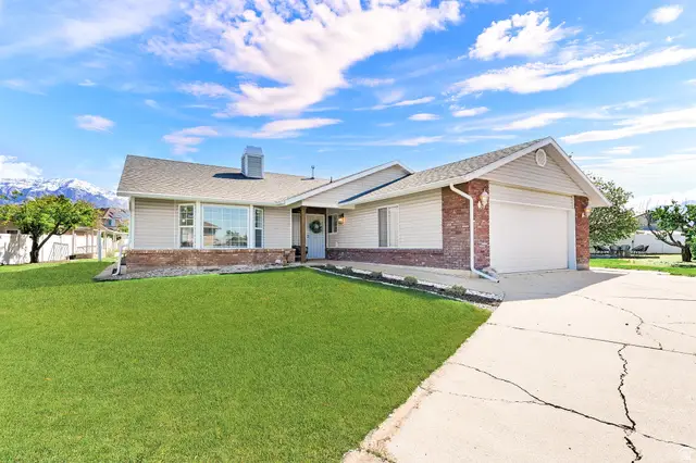 2476 W Clydesdale Ct. N, Farr West, UT 84404 - #2