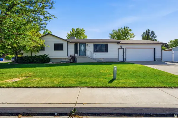 1438 N Trinnaman Ln W, Lehi, UT 84043
