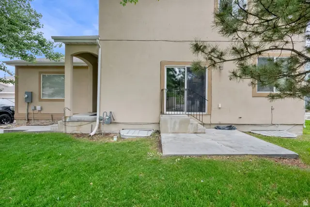 352 Bayside Dr, Saratoga Springs, UT 84045 - #3