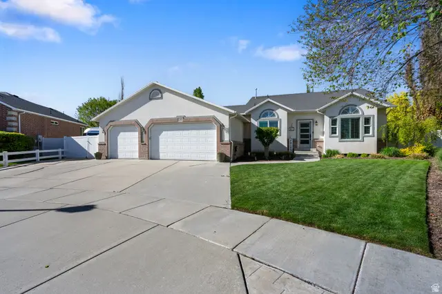 1293 W Margaret View Cir, Riverton, UT 84065 - #2
