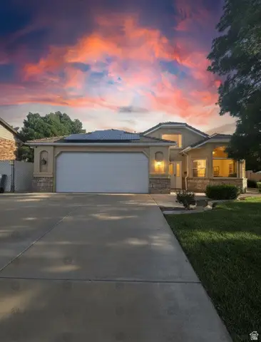 454 W 400 N, Saint George, UT 84770 - #1