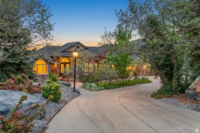 3237 Twin Peaks Dr, Layton, UT 84040 - #3