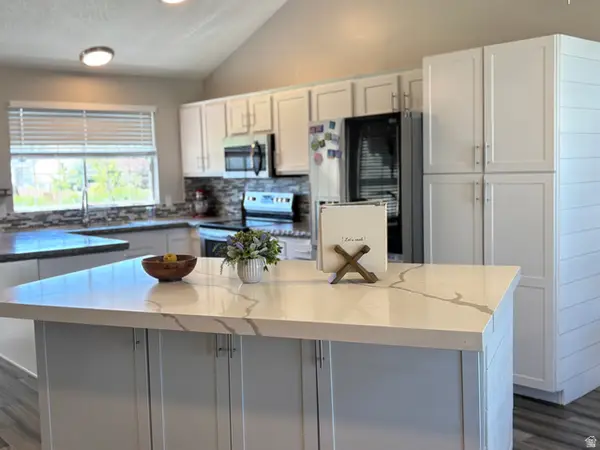 8316 S Rams Horn Dr #313, West Jordan, UT 84088