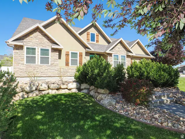 8124 S Macks Inn Cir, West Jordan, UT 84081 - #2
