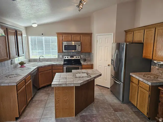 413 Country Dr, Stansbury Park, UT 84074 - #3