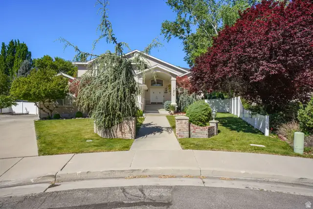 1576 E Bridlebrook Cir S, Salt Lake City, UT 84117 - #1