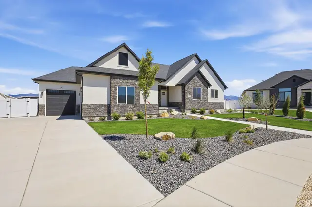 661 S Todd Ct, Grantsville, UT 84029 - #2