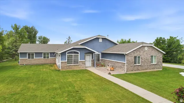 3139 N Pelican Dr, Farr West, UT 84404 - #1