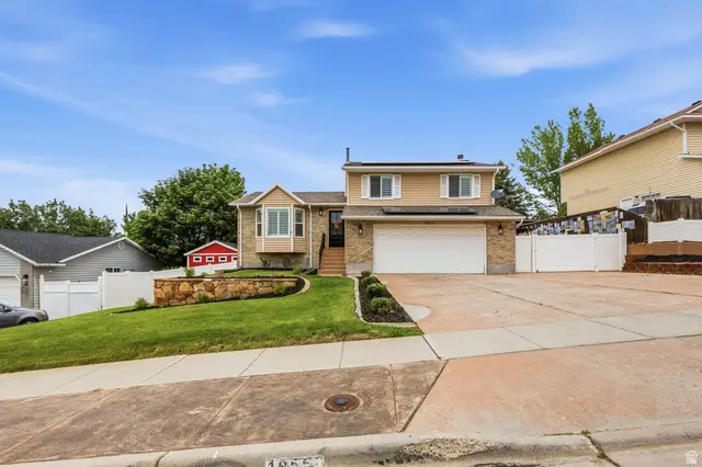 1055 E Castle Rock Rd, Sandy, UT 84094 - #1