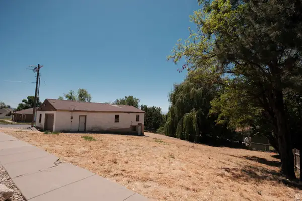 161 E Kambouris Ln #2, Farmington, UT 84025