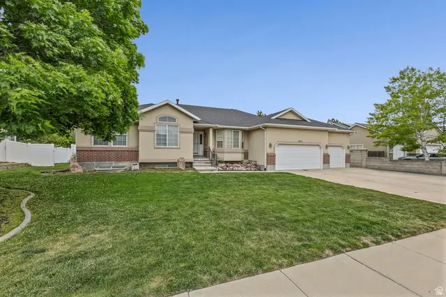 3674 W Elk Valley Ln, South Jordan, UT 84009 - #2