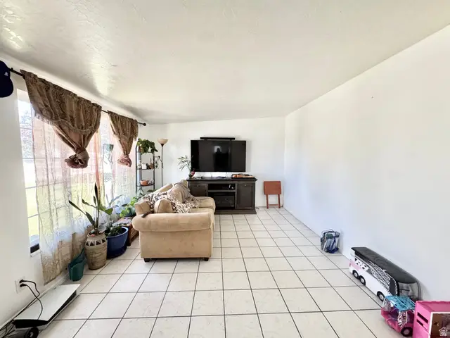 4073 W 3100 S, West Valley City, UT 84120 - #2