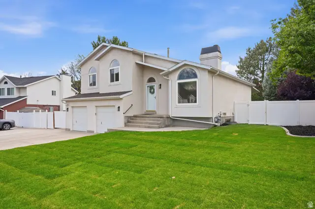 11724 S Briar Glen Dr E, Sandy, UT 84092 - #1