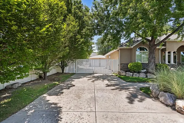 924 E College St, Millcreek, UT 84117 - #3