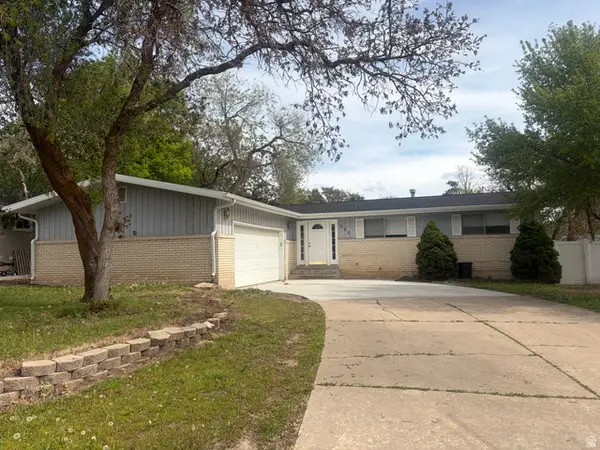 986 E Oxford Dr N, Kaysville, UT 84037
