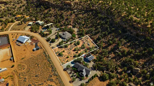 2868 N Foothill Dr, Apple Valley, UT 84737 - #3