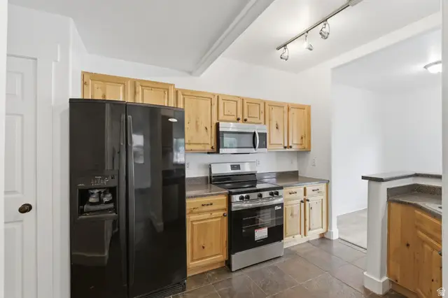 8454 S Ivy Springs Ln, West Jordan, UT 84081 - #3