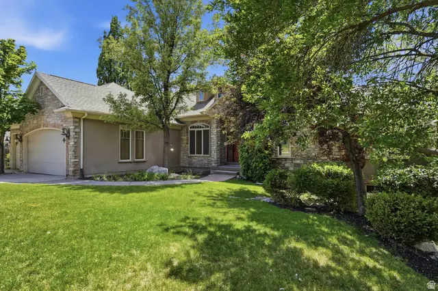4188 S Lynne Ln E, Holladay, UT 84124 - #3