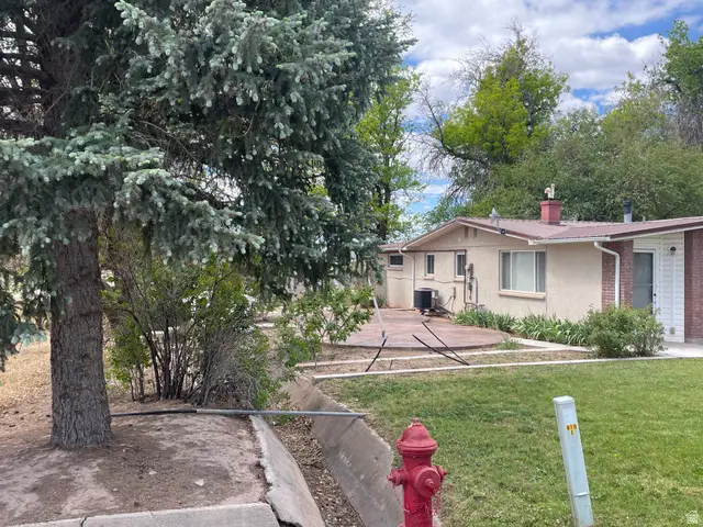 438 E Main St, Elsinore, UT 84724 - #3