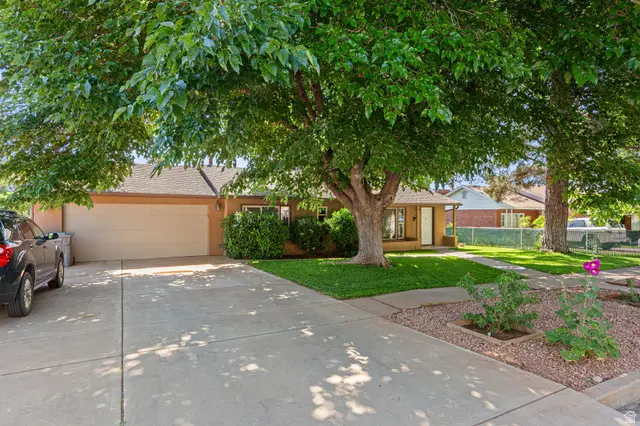 331 S 300 W, Saint George, UT 84770 - #1