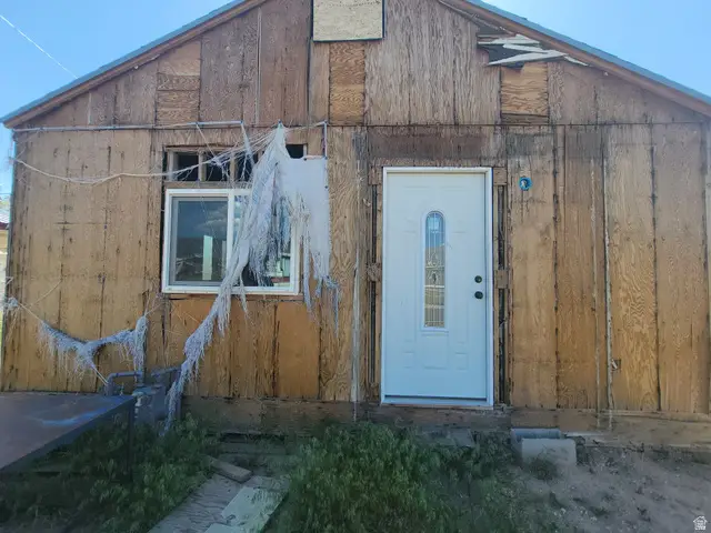 136 W Whitmore Dr, East Carbon, UT 84520 - #2